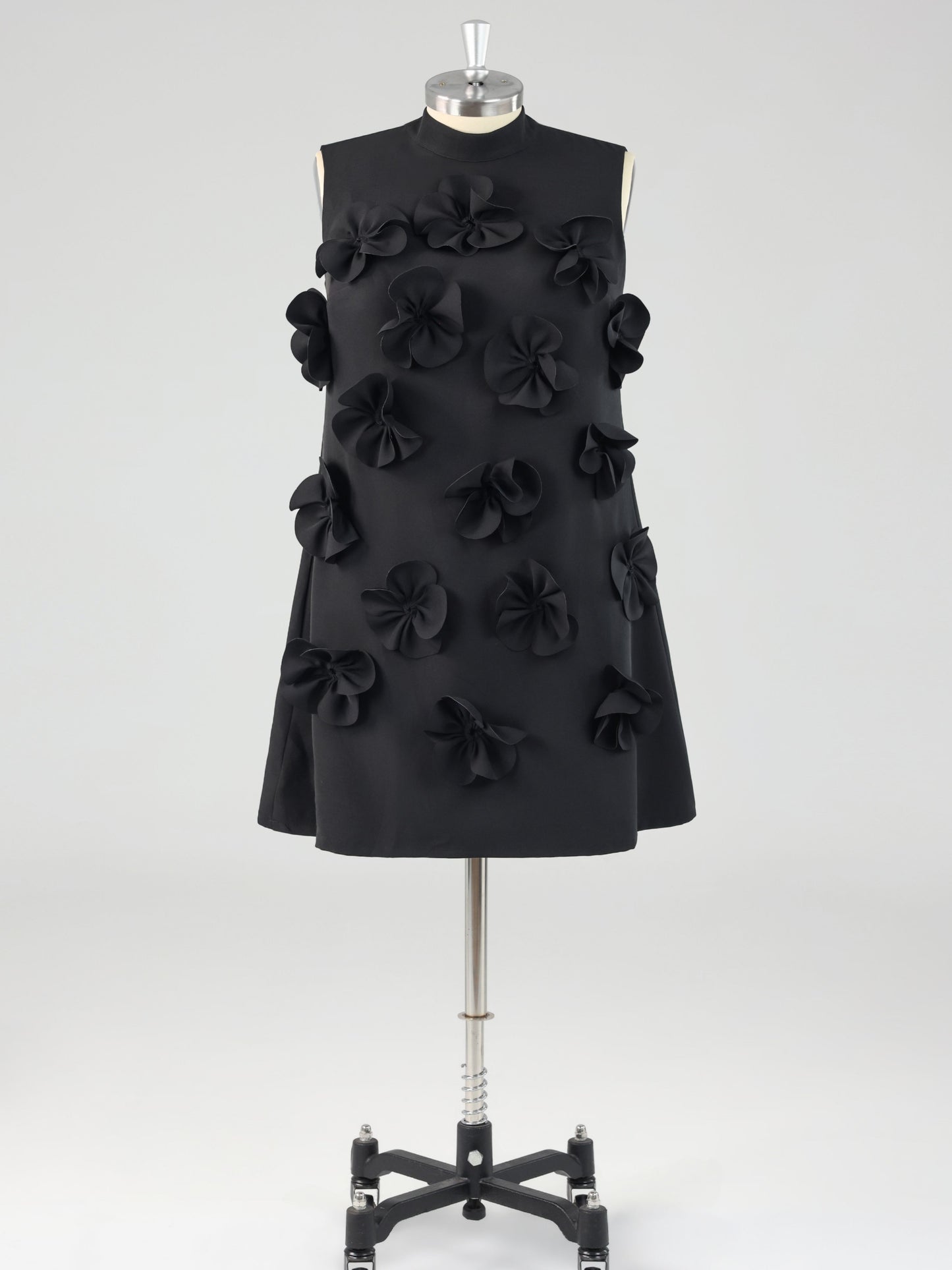 Elvessa Sleeveless High Neck 3D Floral Mini Homecoming Dress