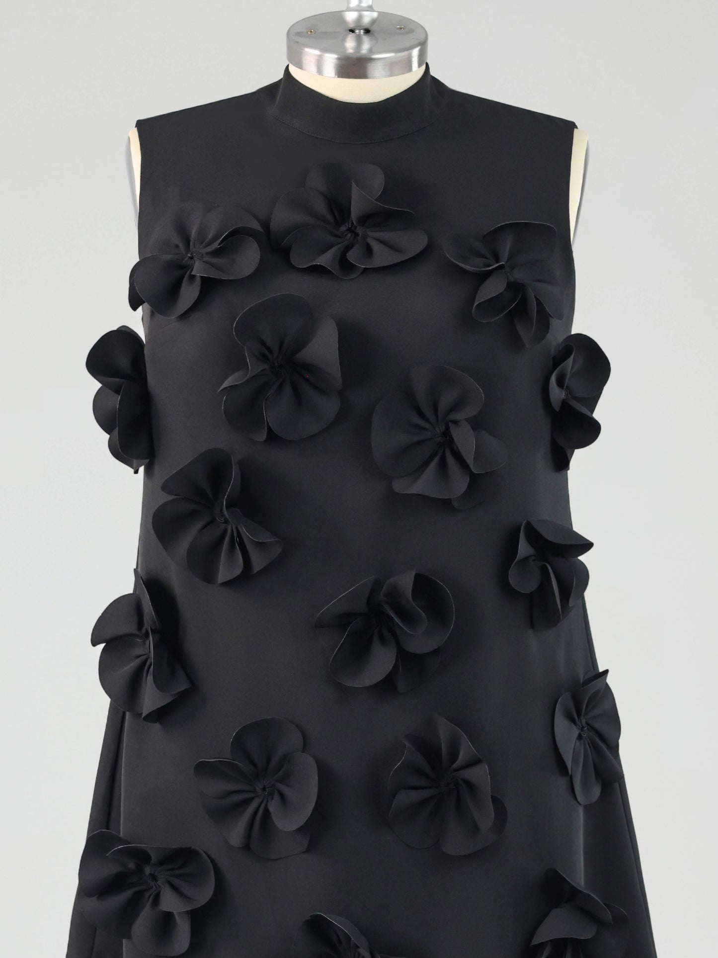 Elvessa Sleeveless High Neck 3D Floral Mini Homecoming Dress
